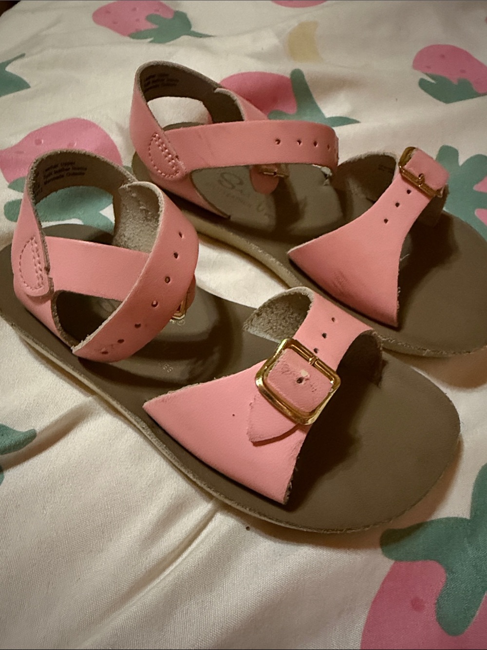 Girls' Pink Buckle Sandals with Adjustable Straps